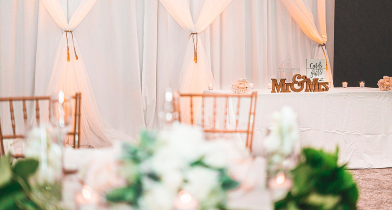 Indoor vs. Outdoor Weddings: How To Choose